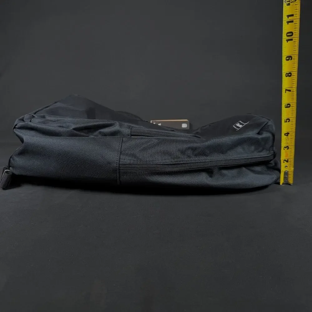 Dakine Class Backpack 33L Black New Laptop Sleeve Mesh Pocket NEW